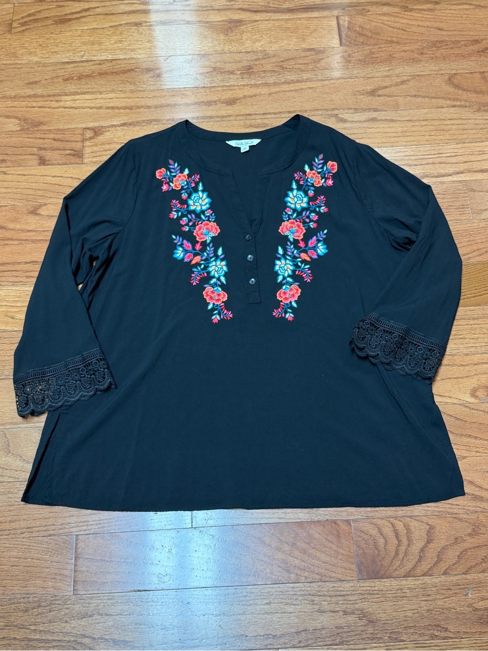 The Pioneer Woman Embroidered V-Neck Black & Floral Tunic Top 100% Rayon Sz XXL